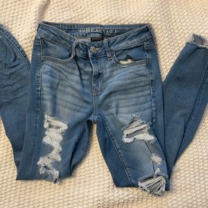 American Eagle ripped jeans - Size 6